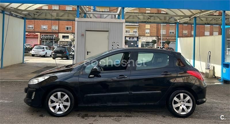 Usado Peugeot 308 110 CV (80 kW) 2009 Negro Berlina