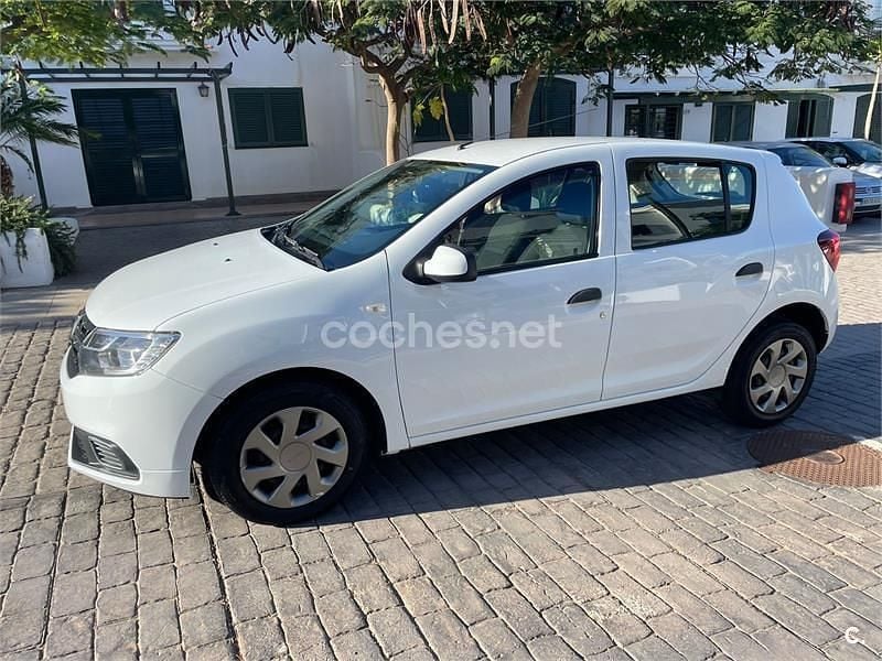Blanco Usado 2018 Dacia Sandero Essentiel Utilitario | 5000 € (Super precio) - Imagen 1/4