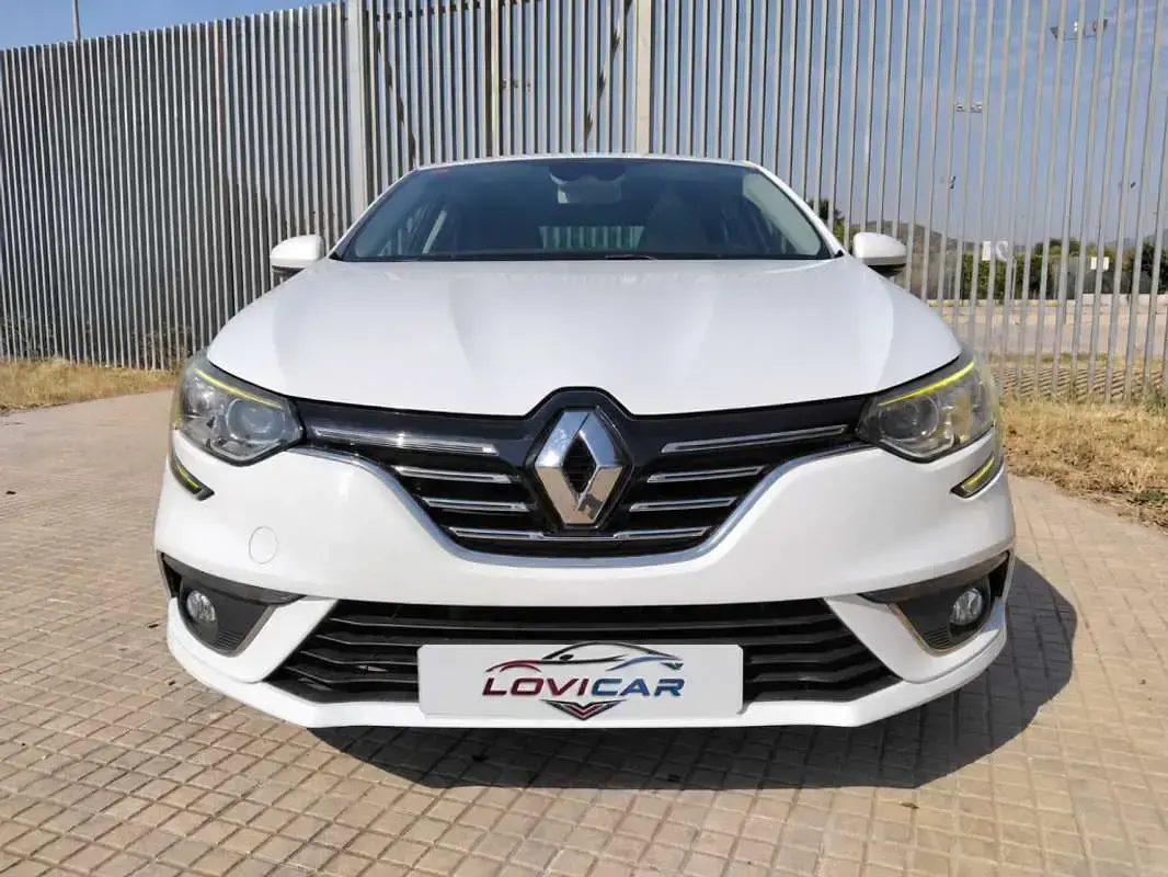 Usado Renault Mégane III Zen 110 CV (80 kW) 2016 Blanco Utilitario
