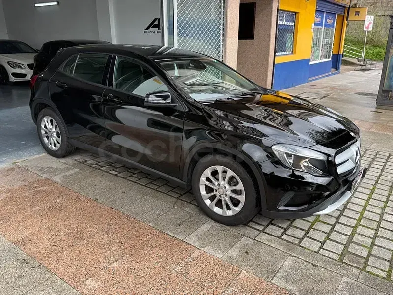 Begagnad Mercedes GLA200 Urban 136 HK (100 kW) 2015 Svart SUV