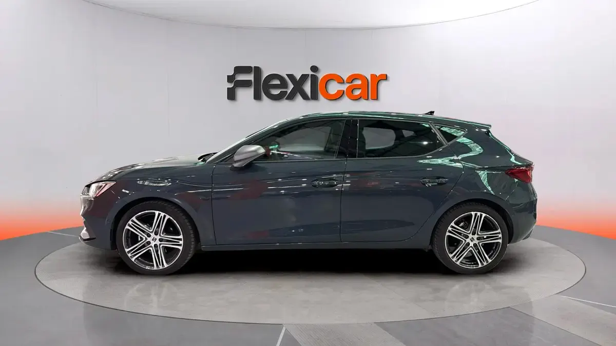 Usado Seat Leon FR 115 CV (84 kW) 2025 Gris Berlina