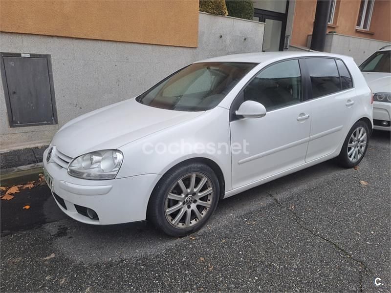 Usado VW Golf V Highline 140 CV (102 kW) 2007 Blanco Familiar