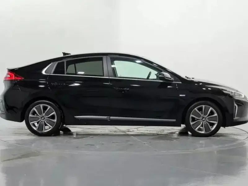Negro Usado 2017 Hyundai Ioniq Style Berlina | 13.490 € (Precio justo) - Imagen 1/4