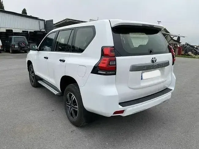 Usado Toyota Land Cruiser 177 CV (130 kW) 2018 Blanco SUV