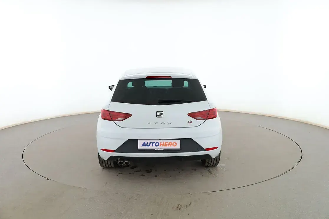 Usado Seat Leon FR 150 CV (110 kW) 2019 Blanco Berlina