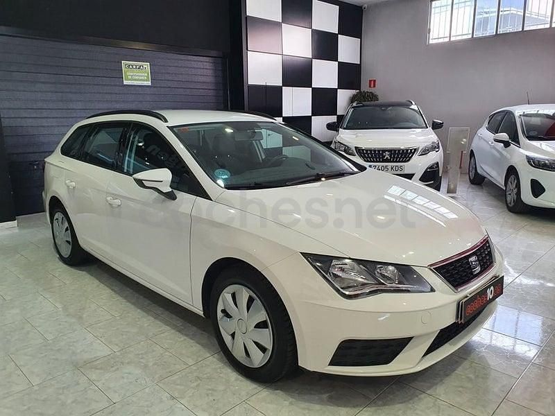 Usado Seat Leon Style 115 CV (84 kW) 2020 Blanco Familiar