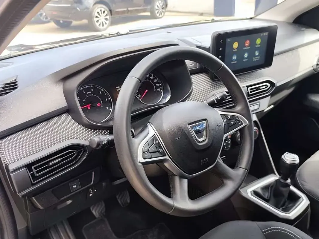 Usado Dacia Jogger Comfort 110 CV (80 kW) 2022 Gris Monovolumen