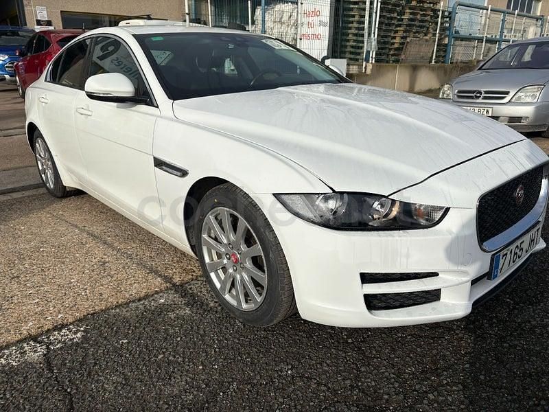 Usado Jaguar XE Pure 180 CV (132 kW) 2015 Blanco Berlina