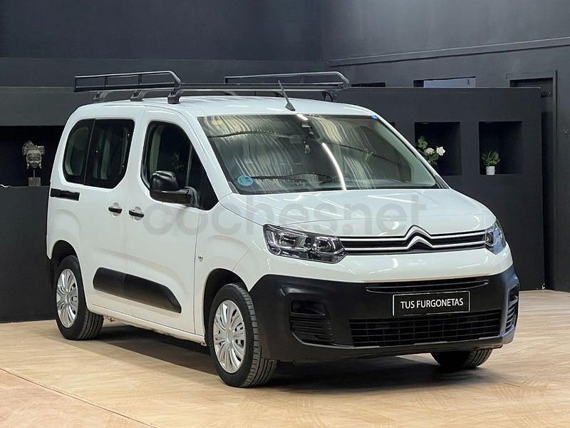 Usado Citroën Berlingo Live 102 CV (75 kW) 2021 Blanco Monovolumen
