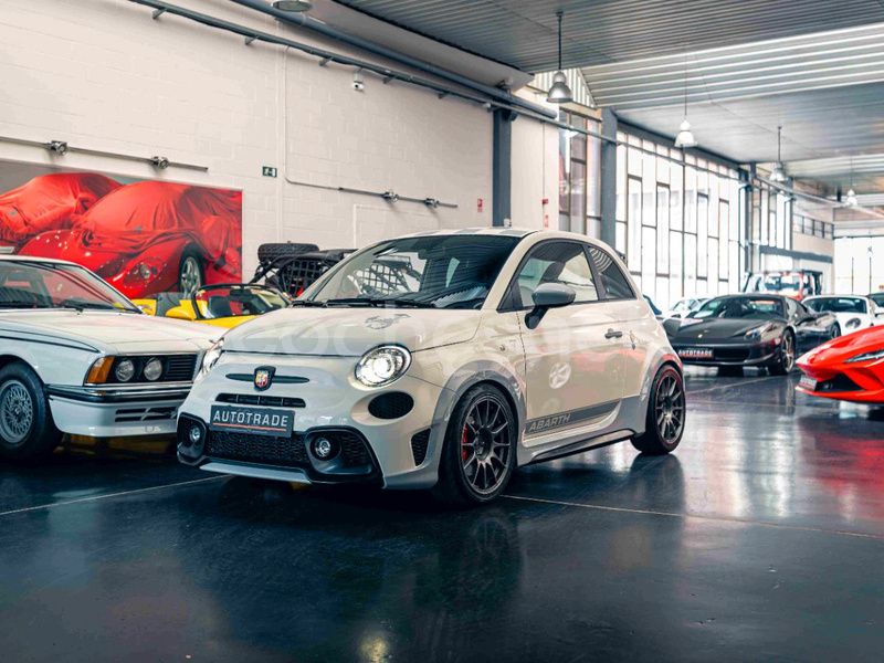 Blanco Usado 2020 Abarth 695 70th Anniversary Utilitario | 32.000 € - Imagen 1/4