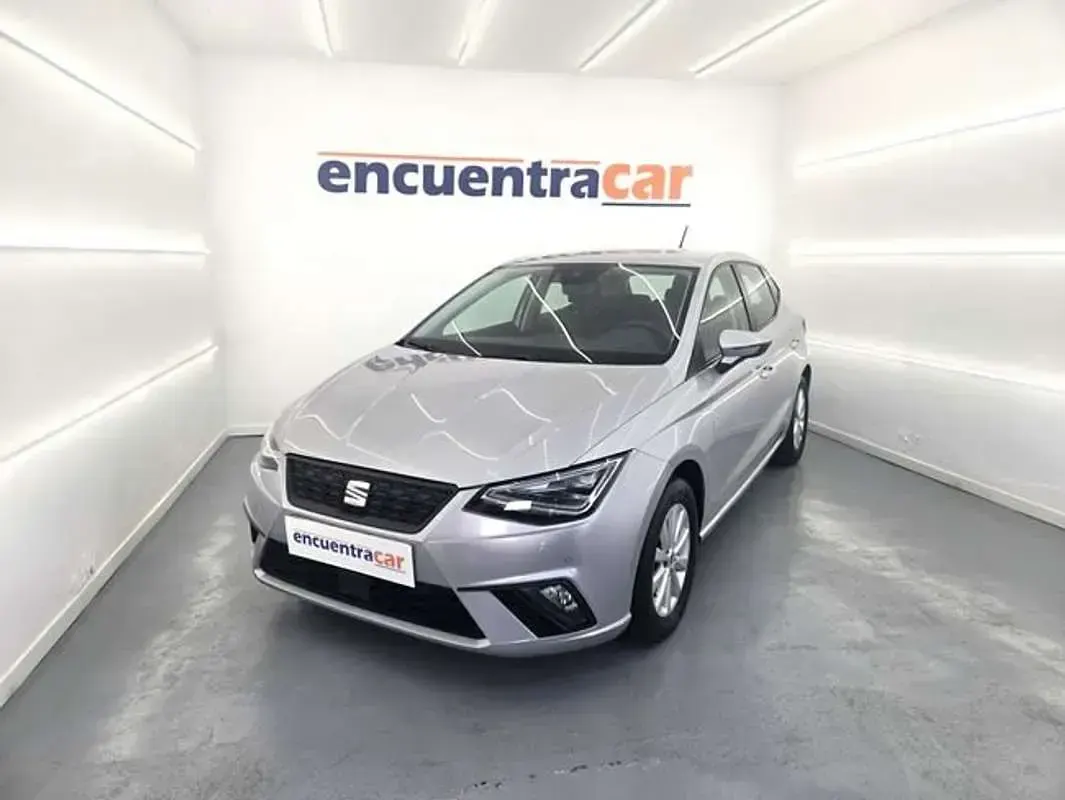 Usado Seat Ibiza Style 116 CV (85 kW) 2023 Gris / plata Utilitario
