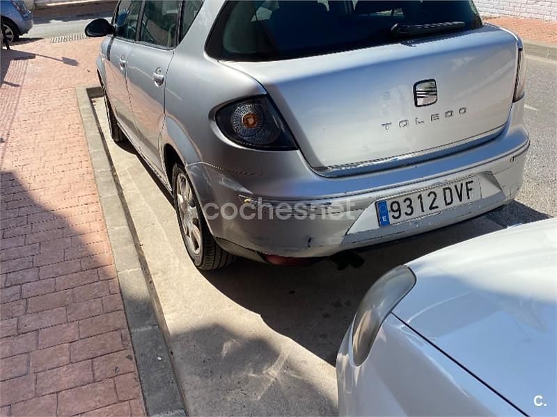 Usado Seat Toledo Stylance 140 CV (102 kW) 2006 Gris / plata Berlina