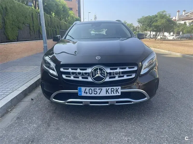 Usado Mercedes GLA200 136 CV (100 kW) 2018 Marrón SUV