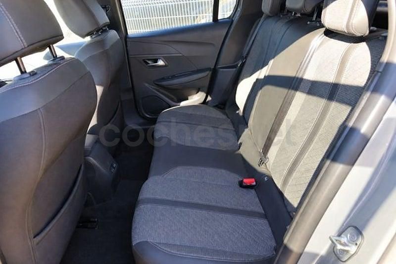 Usado Peugeot 208 Allure 100 CV (73 kW) 2024 Gris / plata Utilitario