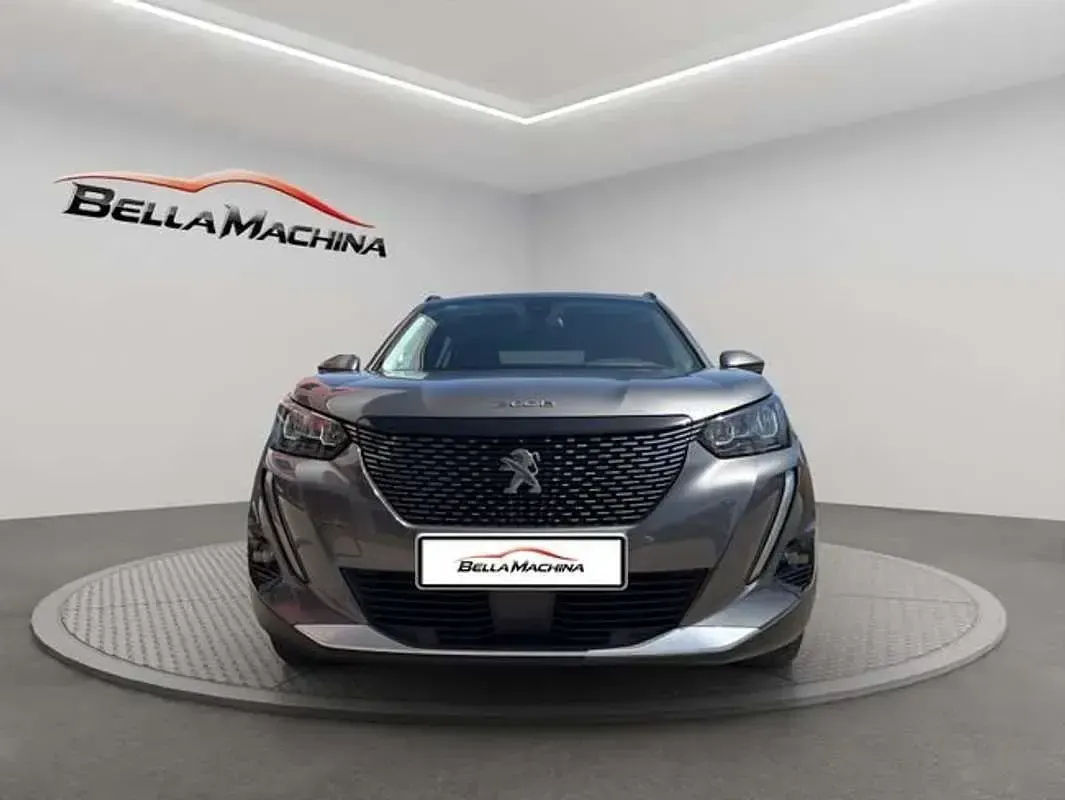 Usado Peugeot 2008 Allure 110 CV (80 kW) 2022 Gris SUV