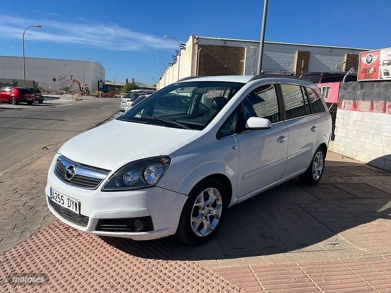 Usado Opel Zafira 120 CV (88 kW) 2006 Blanco Monovolumen