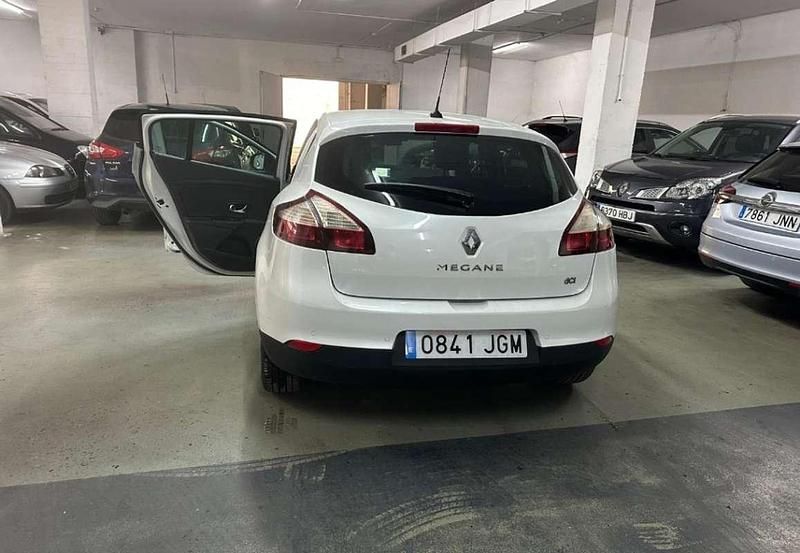Usado Renault Mégane III LIMITED 110 CV (80 kW) 2015 Blanco Utilitario
