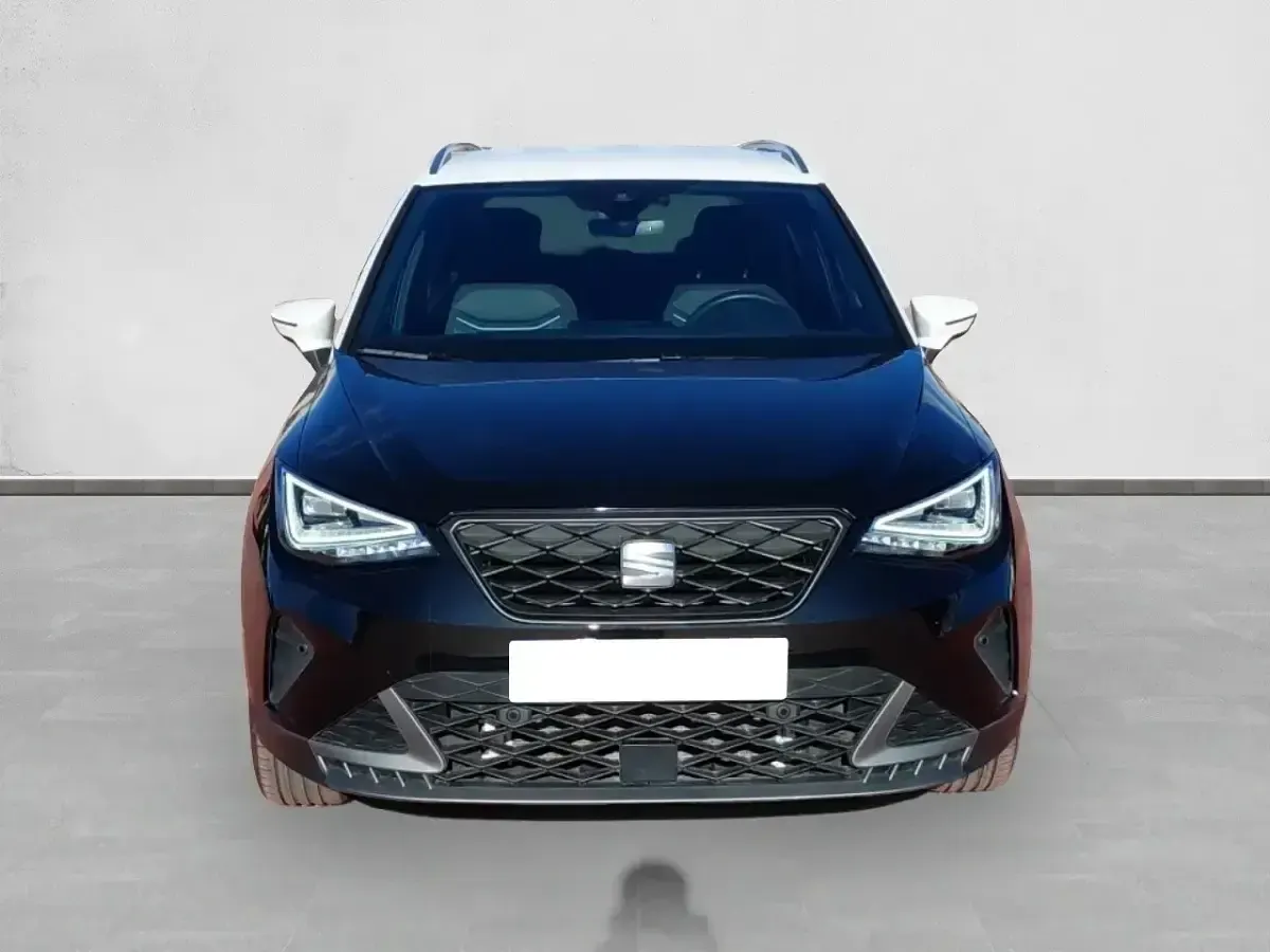 Usado Seat Arona FR 115 CV (84 kW) 2024 Blanco SUV