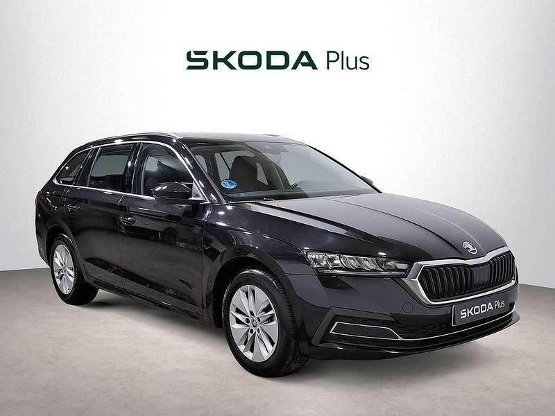 Negro Usado 2024 Skoda Octavia Ambition Familiar | 25.900 € (Super precio) - Imagen 1/4