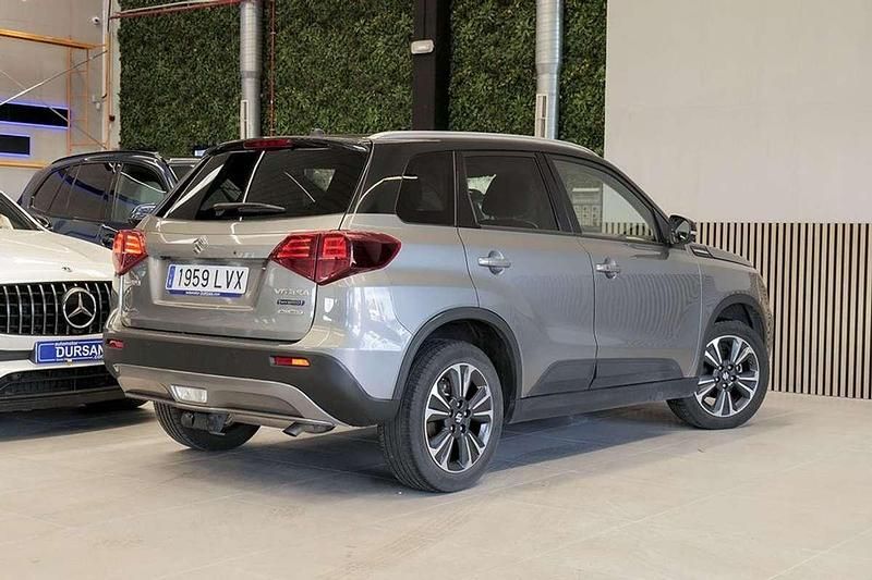 Usado Suzuki Vitara GLX 116 CV (85 kW) 2022 Gris SUV