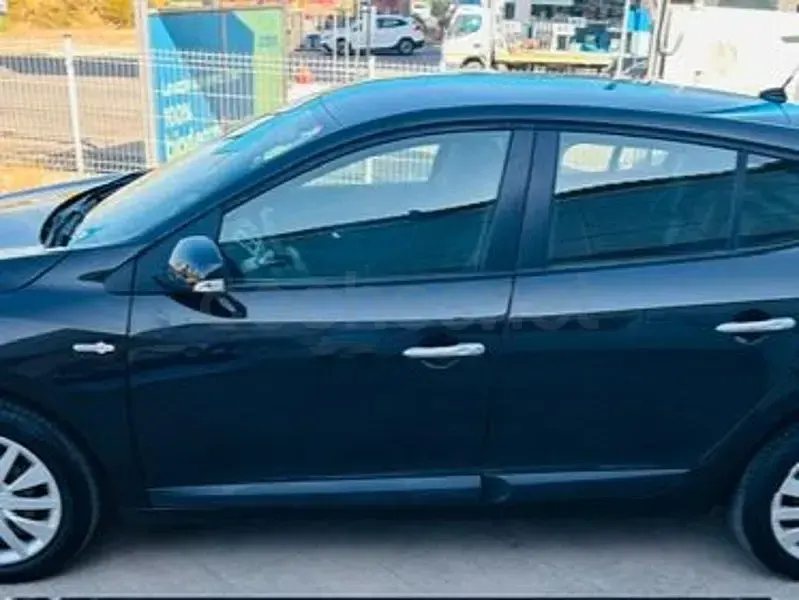 Usado Renault Mégane III 110 CV (80 kW) 2009 Negro Berlina