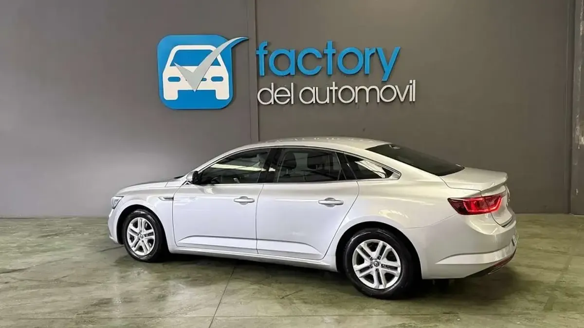 Usado Renault Talisman Business 120 CV (88 kW) 2020 Gris / plata Berlina