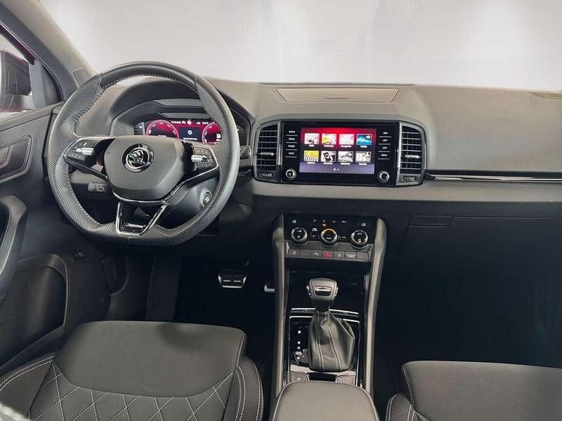 Usado Skoda Karoq SportLine 150 CV (110 kW) 2023 Rojo SUV