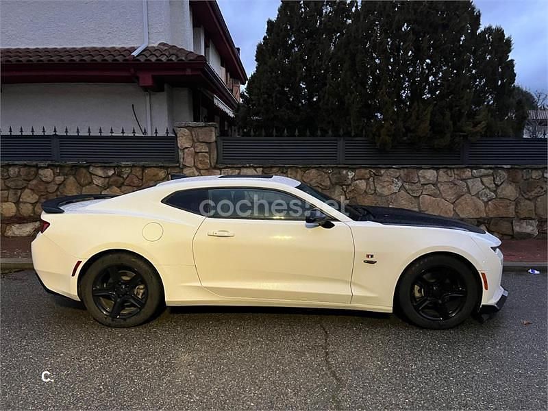 Usado Chevrolet Camaro 432 CV (317 kW) 2015 Blanco Coupe