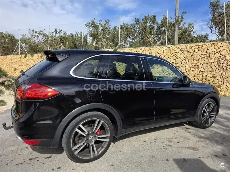 Usado Porsche Cayenne 240 CV (176 kW) 2011 Negro SUV