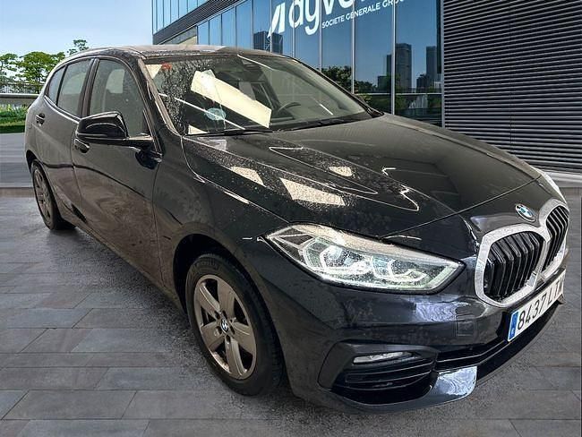 Usado BMW 118 Comfort Edition 150 CV (110 kW) 2021 Negro Utilitario