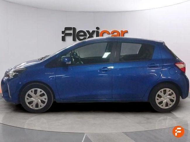 Usado Toyota Yaris Hybrid Active 100 CV (73 kW) 2019 Azul