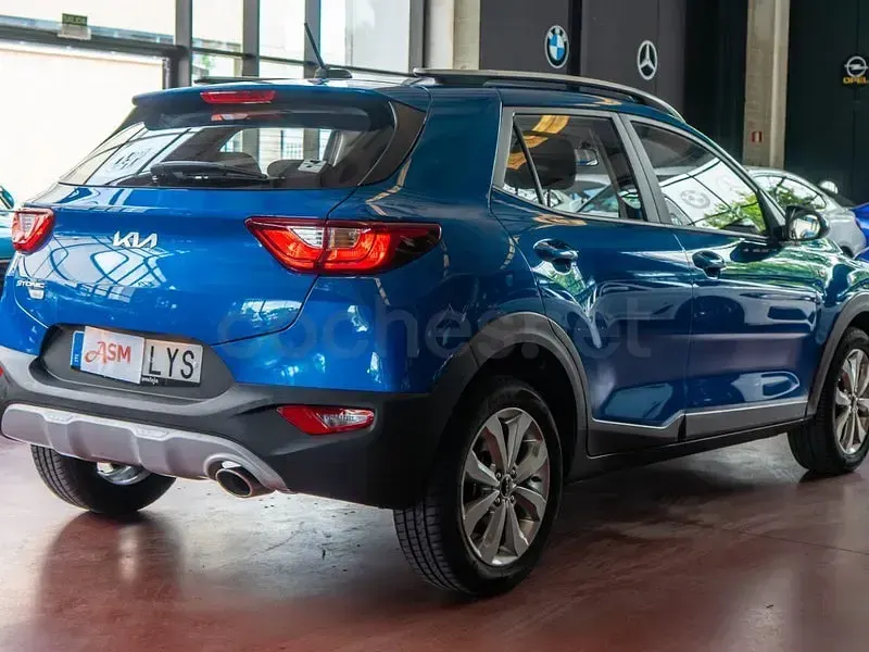 Usado Kia Stonic Plus 100 CV (73 kW) 2022 Azul SUV