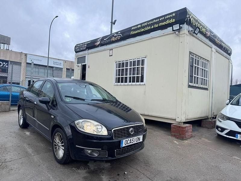Usado Fiat Linea Dynamic 90 CV (66 kW) 2009 Negro Berlina