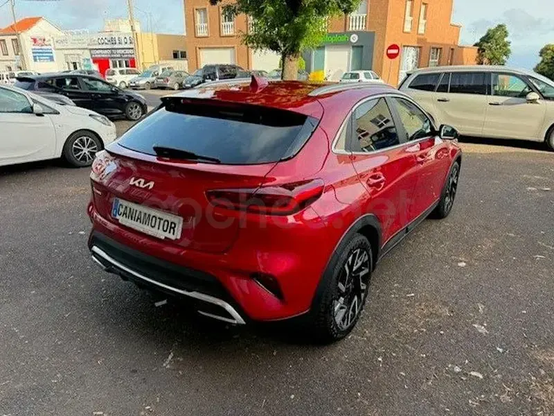 Usado Kia XCeed 120 CV (88 kW) 2023 Granate SUV