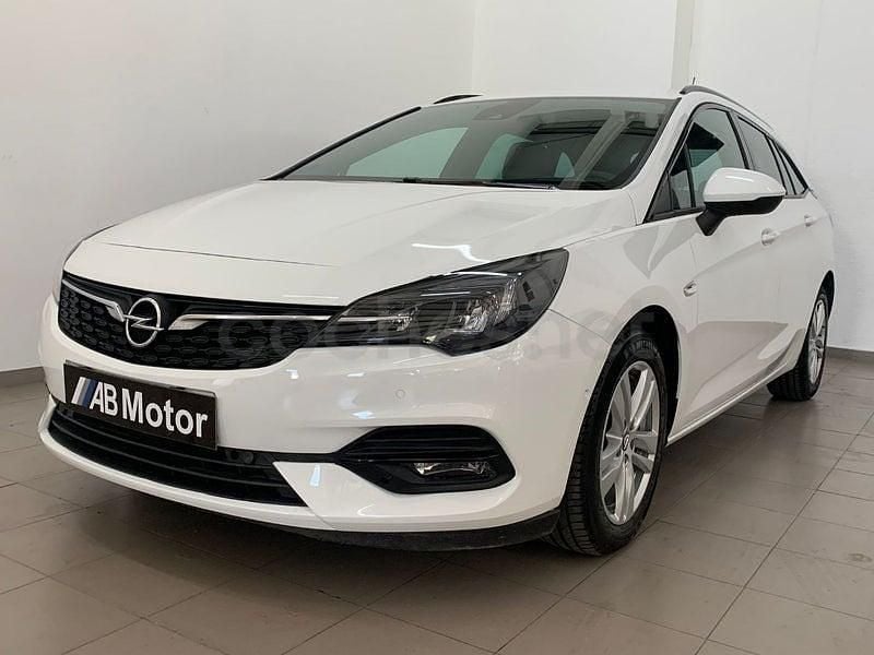 Usado Opel Astra Ultimate 145 CV (106 kW) 2020 Blanco Familiar