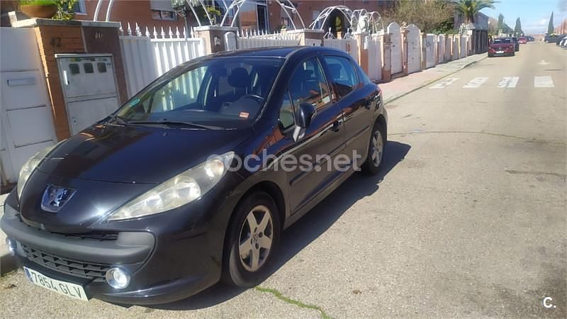 Usado Peugeot 207 95 CV (69 kW) 2009 Negro Berlina