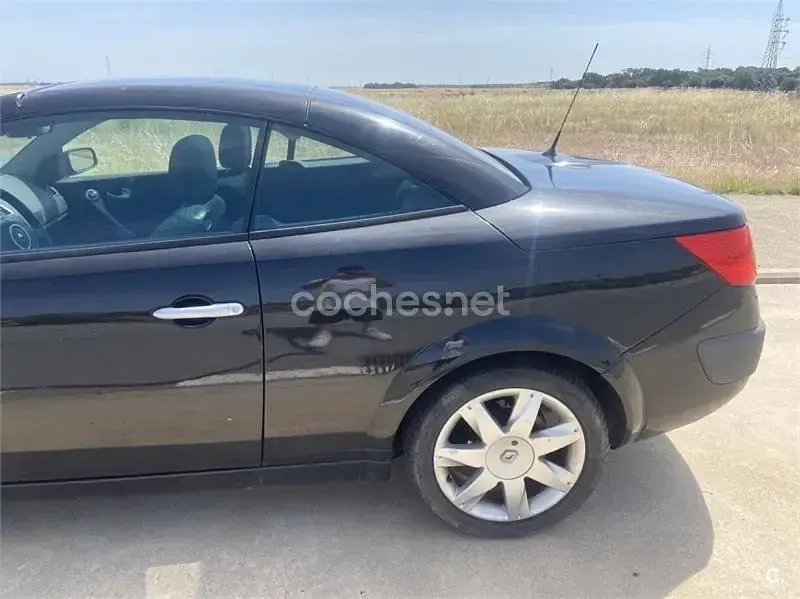 Usado Renault Mégane Cabriolet 110 CV (80 kW) 2008 Negro Descapotable