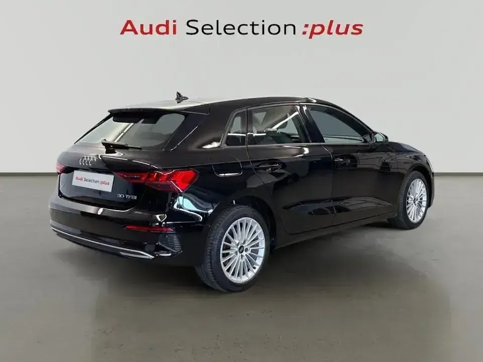 Usado Audi A3 Advanced Plus 110 CV (80 kW) 2022 Negro Berlina