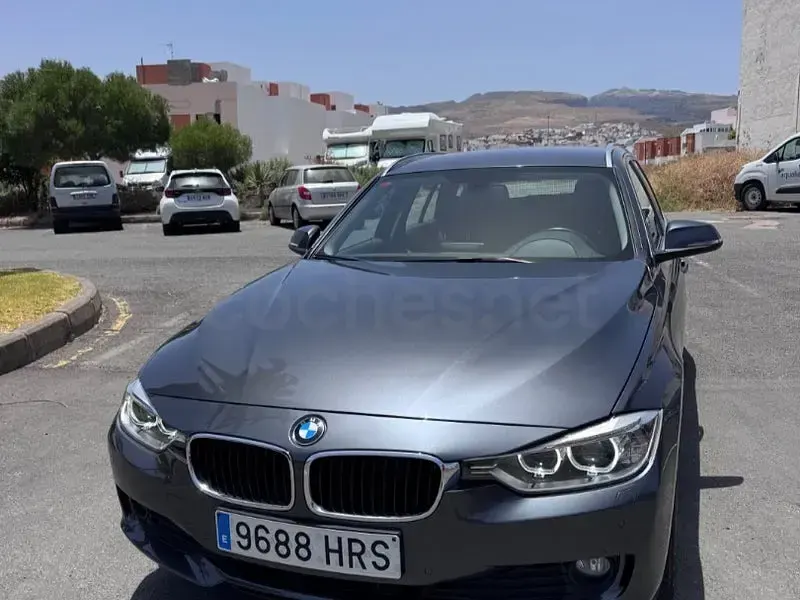 Usado BMW 318 143 CV (105 kW) 2013 Gris / plata Familiar