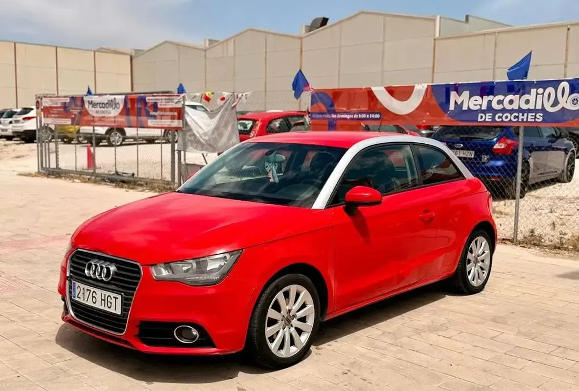 Usado Audi A1 Ambition 90 CV (66 kW) 2011 Rojo Utilitario