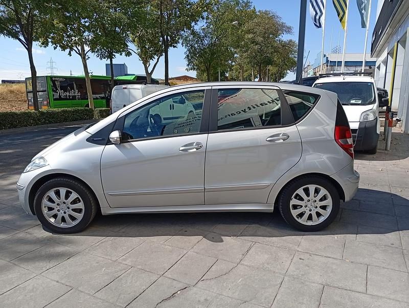 Usado Mercedes A140 140 CV (102 kW) 2005 Plata Berlina