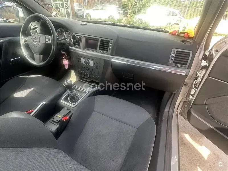 Usado Opel Vectra Elegance 120 CV (88 kW) 2007 Gris / plata Berlina
