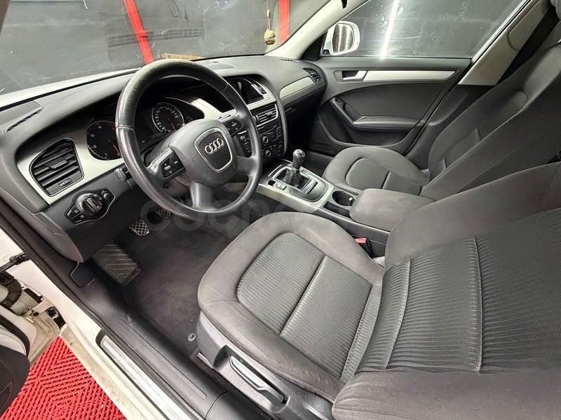 Usado Audi A4 143 HP (105 kW) 2009 Branco Sedan