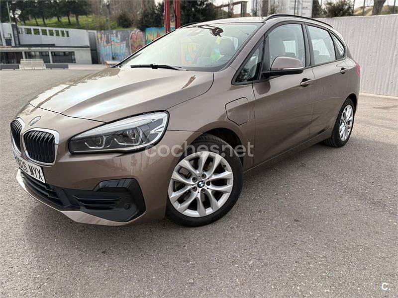 Usado BMW 225 Active Tourer iPerformance 224 CV (164 kW) 2020 Gris / plata Monovolumen