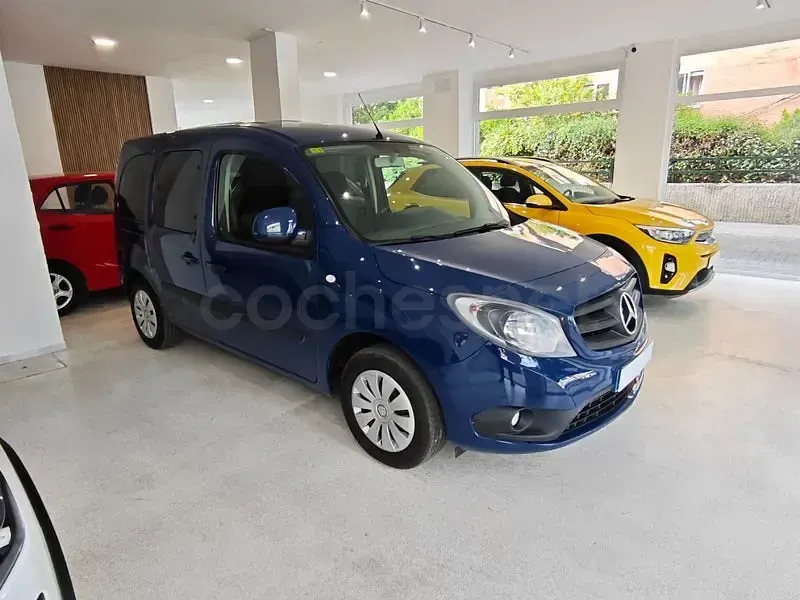 Usado Mercedes Citan 109 90 CV (66 kW) 2018 Azul Familiar