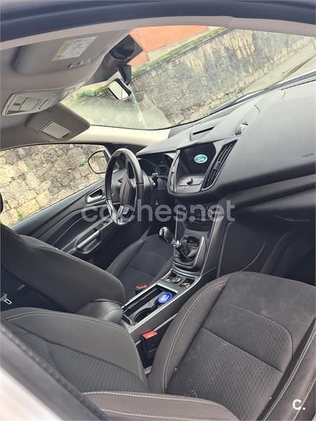 Usado Ford Kuga Trend 120 CV (88 kW) 2019 Blanco SUV
