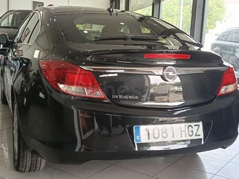 Usado Opel Insignia Selective 130 HP (95 kW) 2012 Preto Sedan