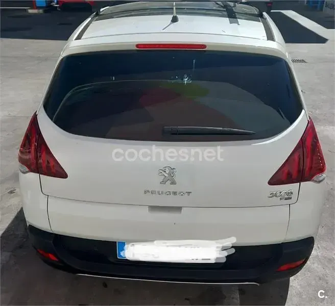 Usado Peugeot 3008 Allure 115 CV (84 kW) 2014 Blanco Familiar