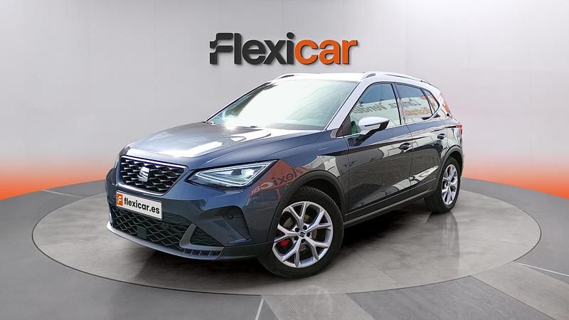Usado Seat Arona FR 150 CV (110 kW) 2023 Gris SUV