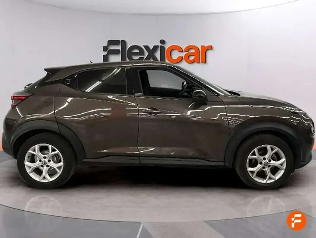 Usado Nissan Juke Acenta 114 CV (83 kW) 2021 Marrón SUV